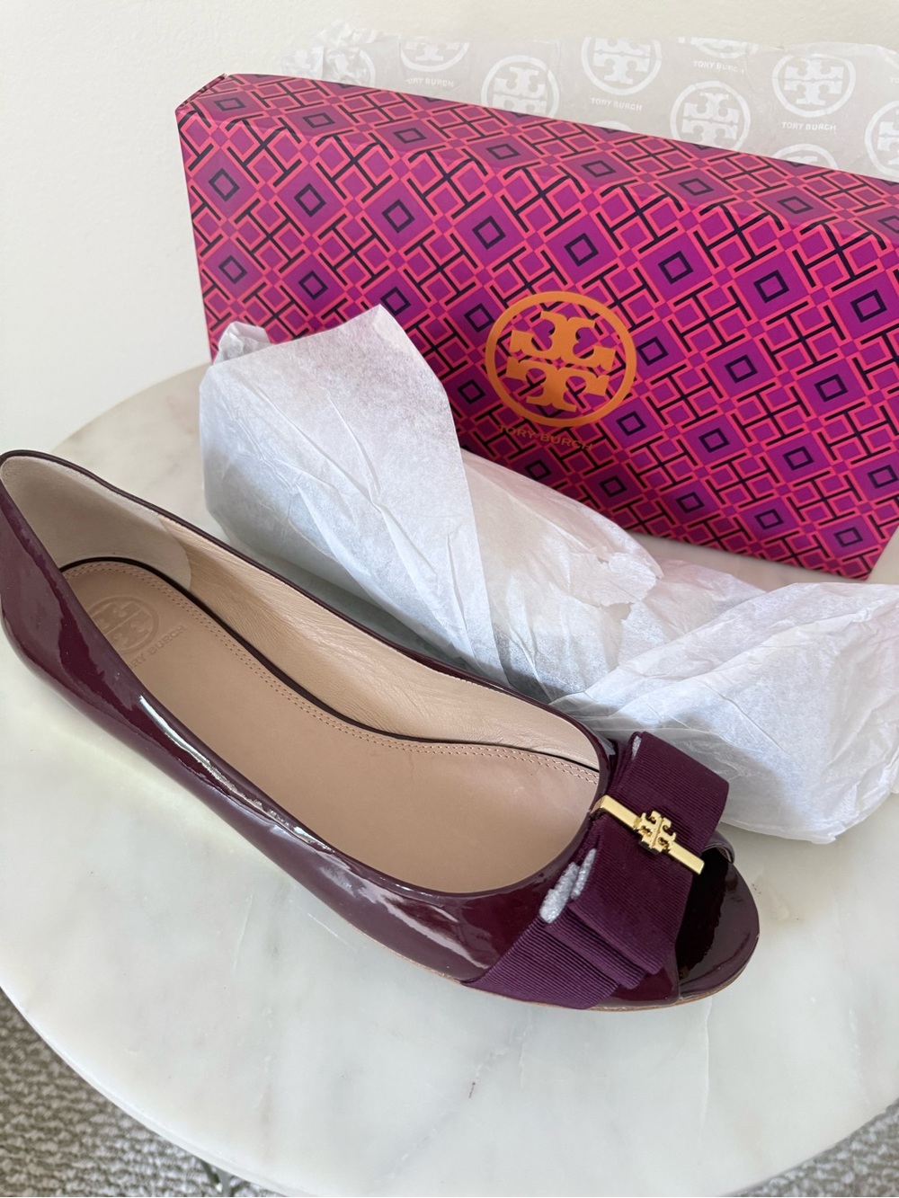 Tory Burch Trudy Cabernet Patent Wedge Bow Flats Size 10 NWT - Picture 2 of 4